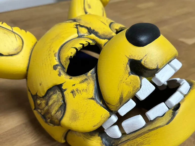 Máscara y figura personalizada impresa en 3D con pintura artesanal — prop para marketing, eventos y campañas de marca