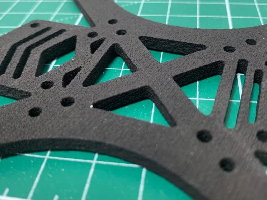 Chasis estructural aligerado impreso en 3D en Nylon PA12 con tecnología SLS